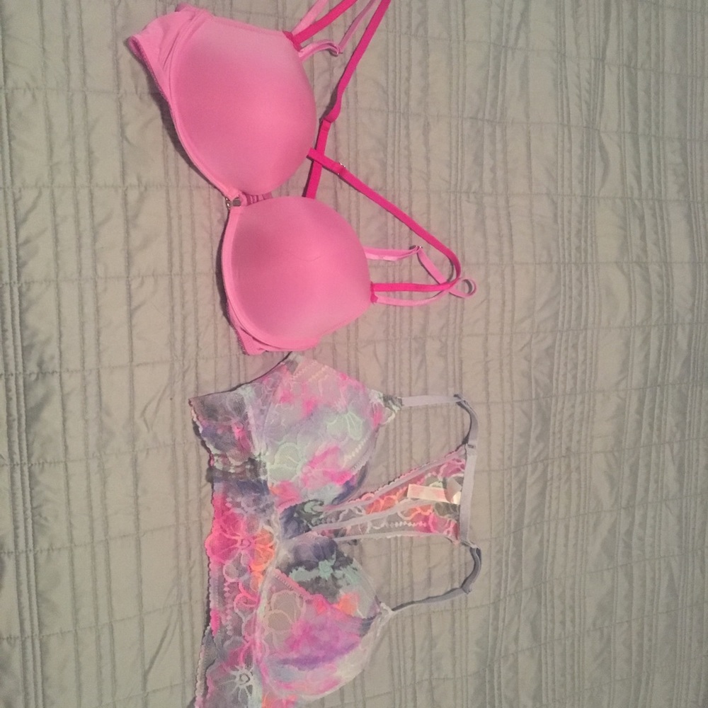 VS and VS Pink 36B and Size M set of two bras
